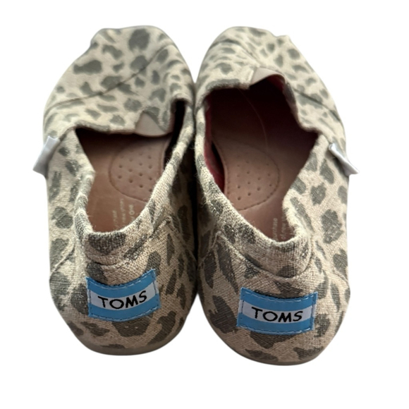 TOMS Women’s Size 6.5 Leopard Print Slip-On Canvas Shoes - Picture 4 of 6